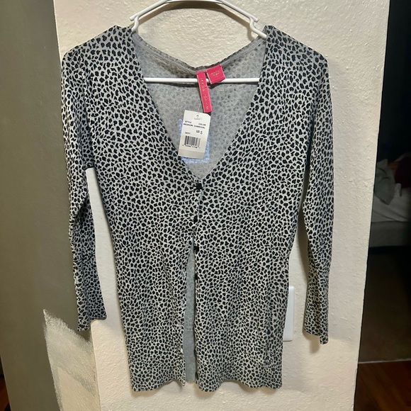 NWT Charlotte boutique Cheetah Print Black & Grey button up cardigan. - Picture 3 of 4